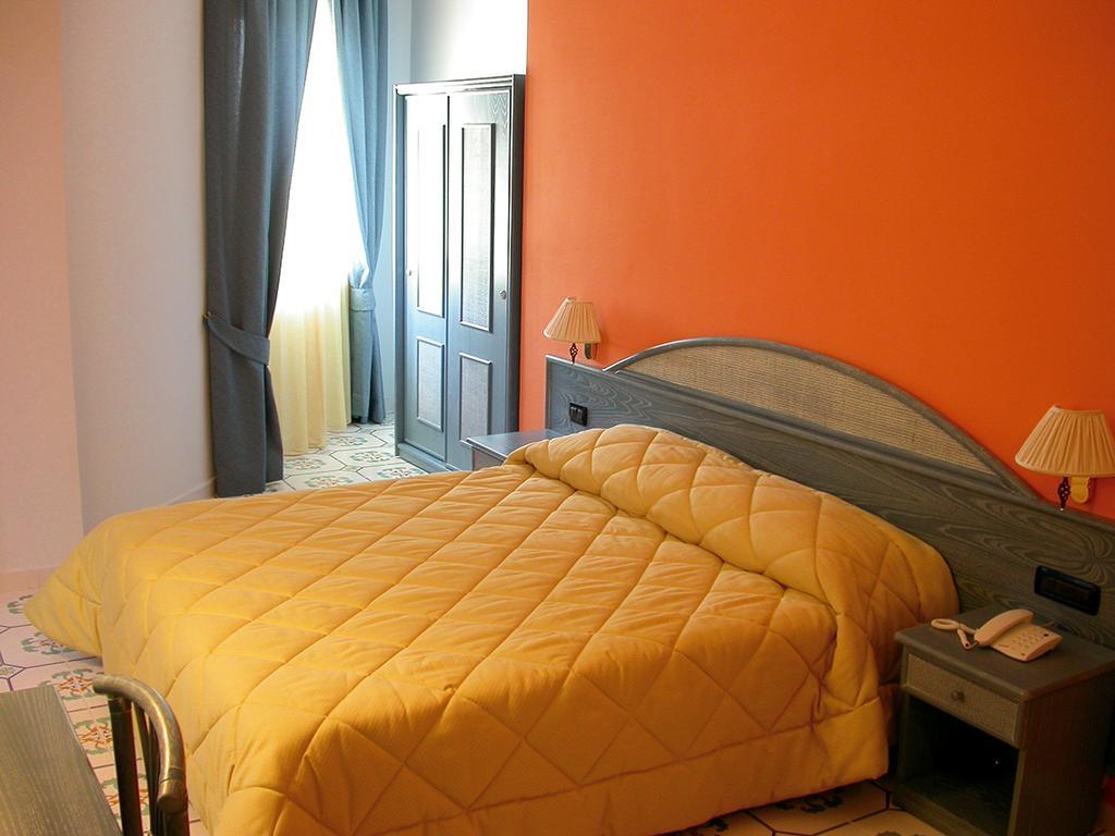 Hotel L' Anicre Varcaturo Eksteriør bilde